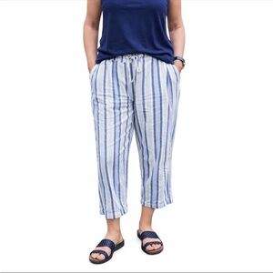 Per Se Blue and White Striped Beach Cruise Capris